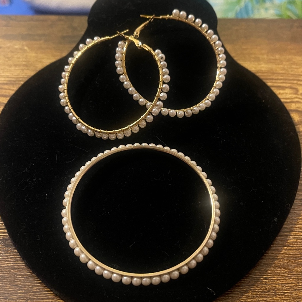 Vtg Faux Pearl Earrings & Bangle Set
